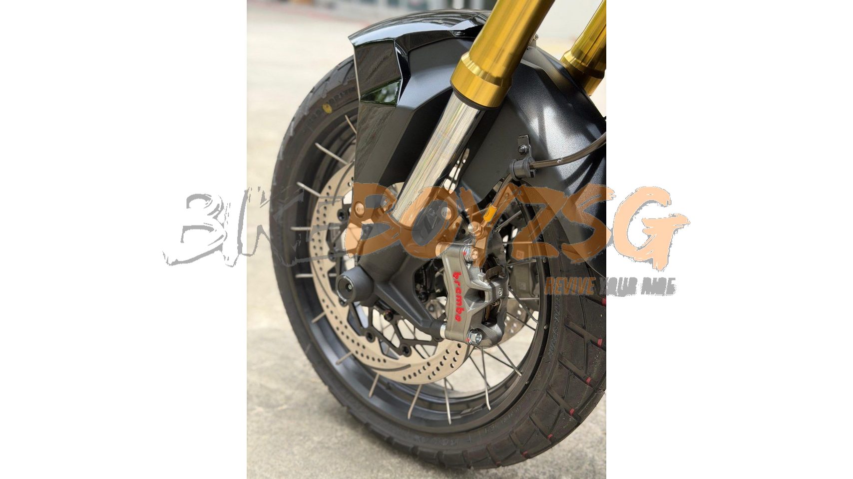 Honda X-ADV 750 Brembo Package A2 – M4 calipers, original discs (cruise control kept)